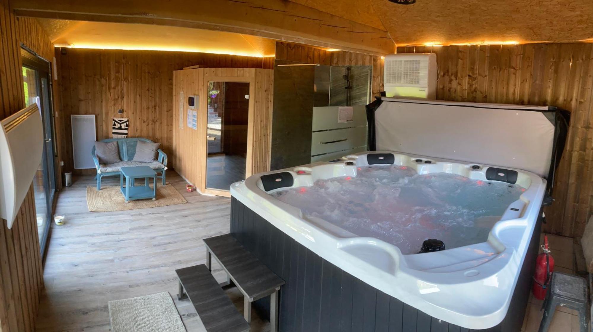 Chalet La Calougeotte, Jardin, Spa Et Sauna Prives Le Ménil Exterior foto