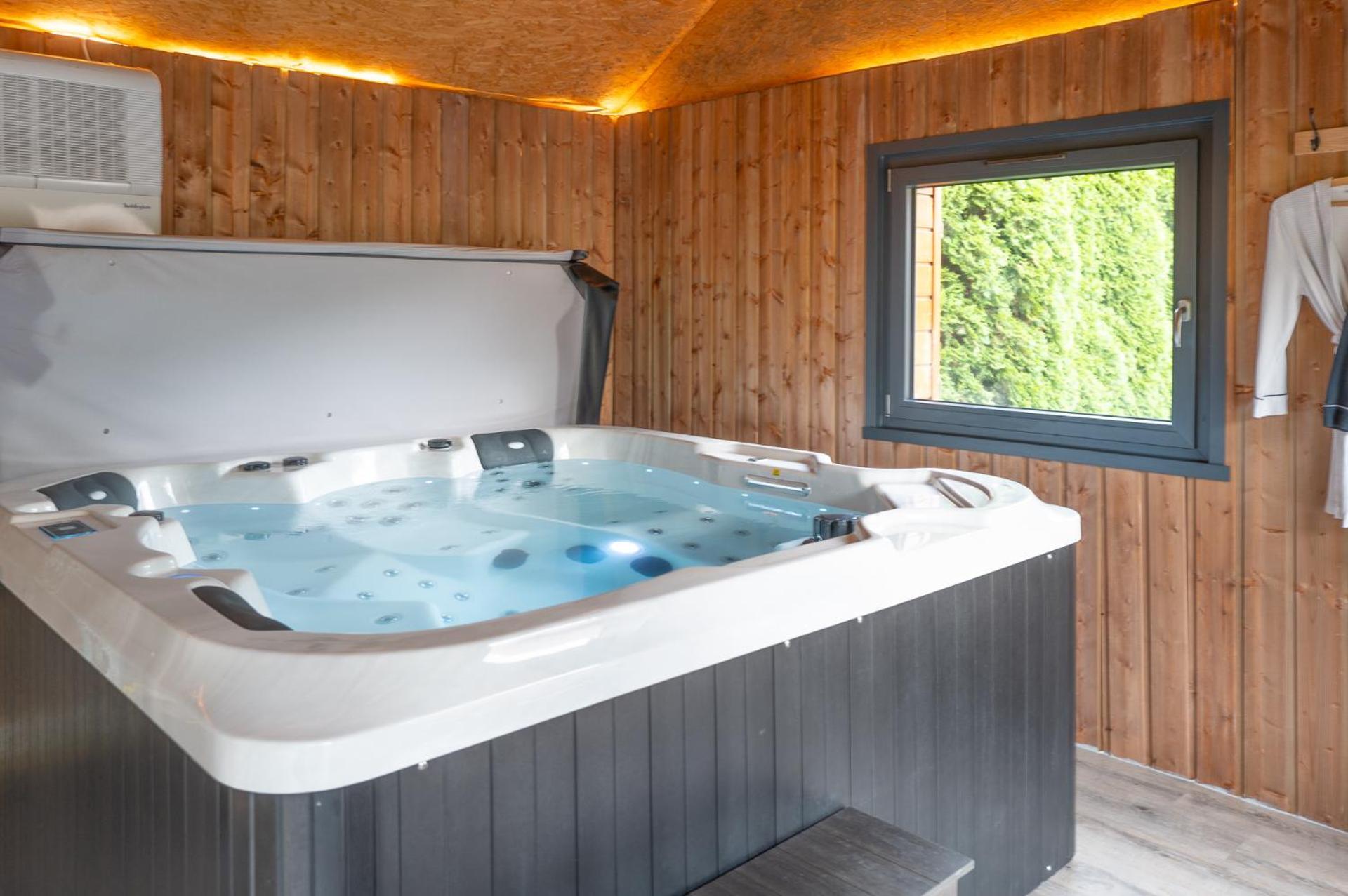 Chalet La Calougeotte, Jardin, Spa Et Sauna Prives Le Ménil Exterior foto